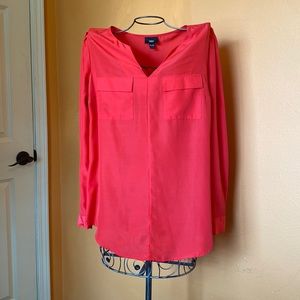 Coral polyester dress shirt size M.